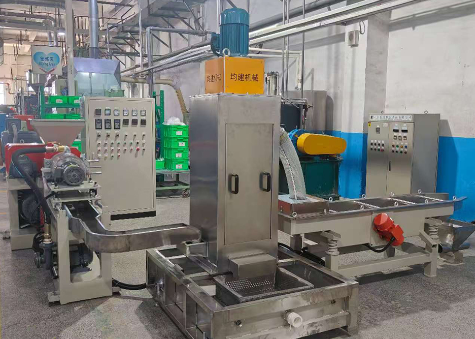 橡胶造粒成品颗粒实拍