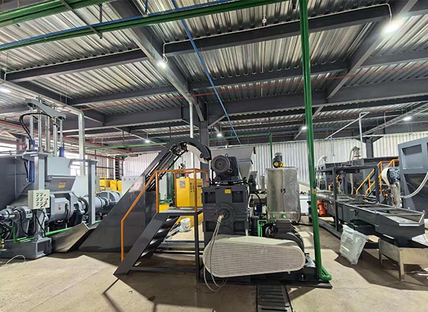 啮合型密炼超临界造粒线 整机实拍